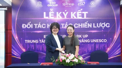 ESO GROUP hợp tác Spark Up - trao giấy chứng nhận hợp tác chính thức